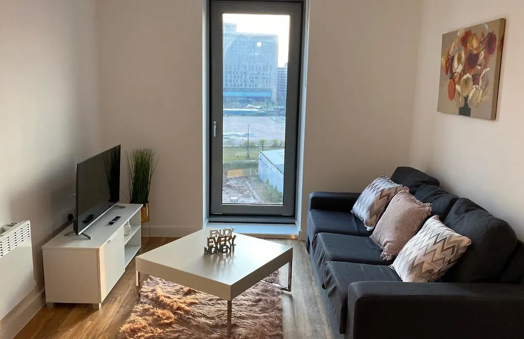 1 Bedroom Lovely In Salford Quays Free Street Parking Subject To Availability * Manchester