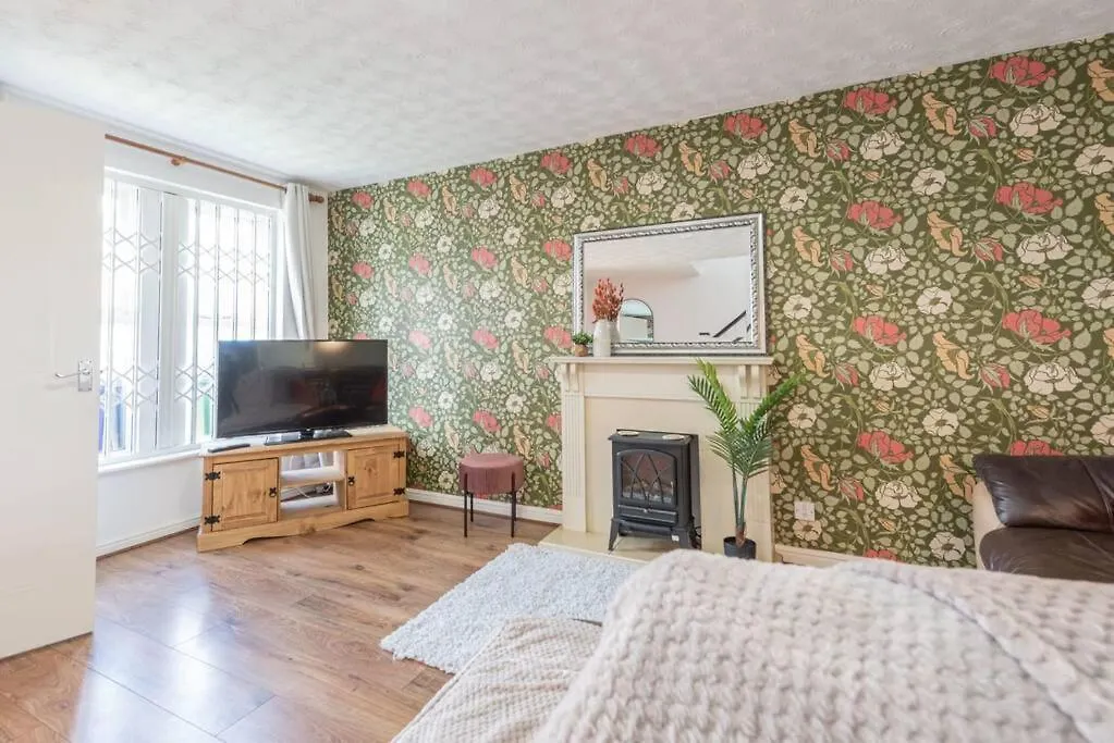 Дом отдыха Comfy 3-bedroom House Nr Coop Live Arena And Centre By Rest&recharge *