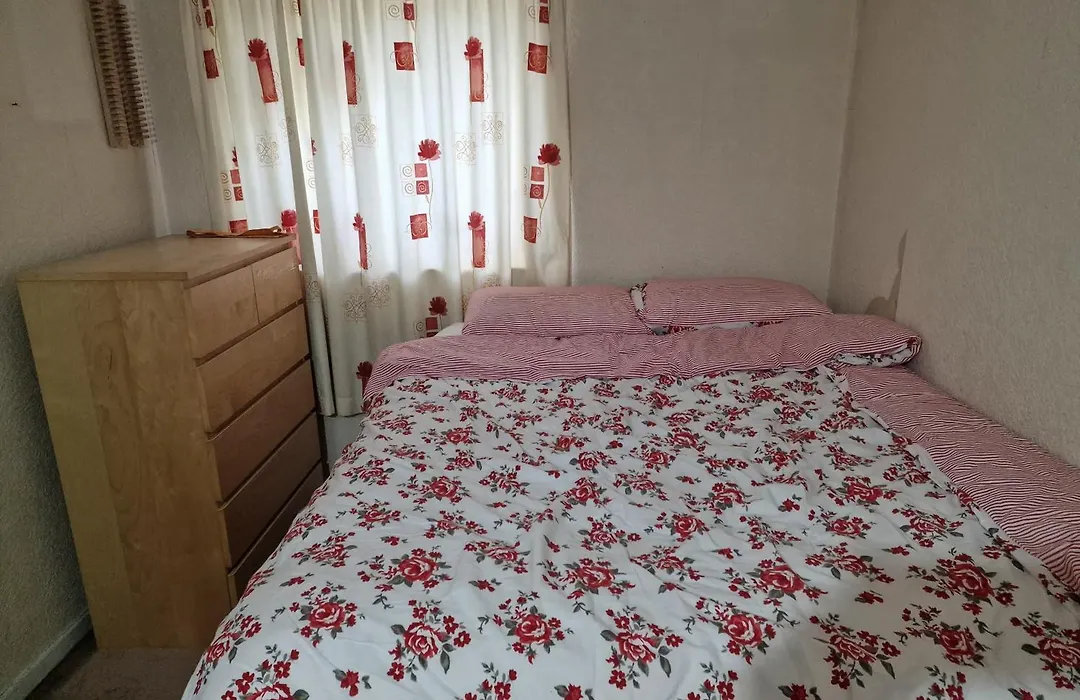 Homestay Thornsett Close Manchester