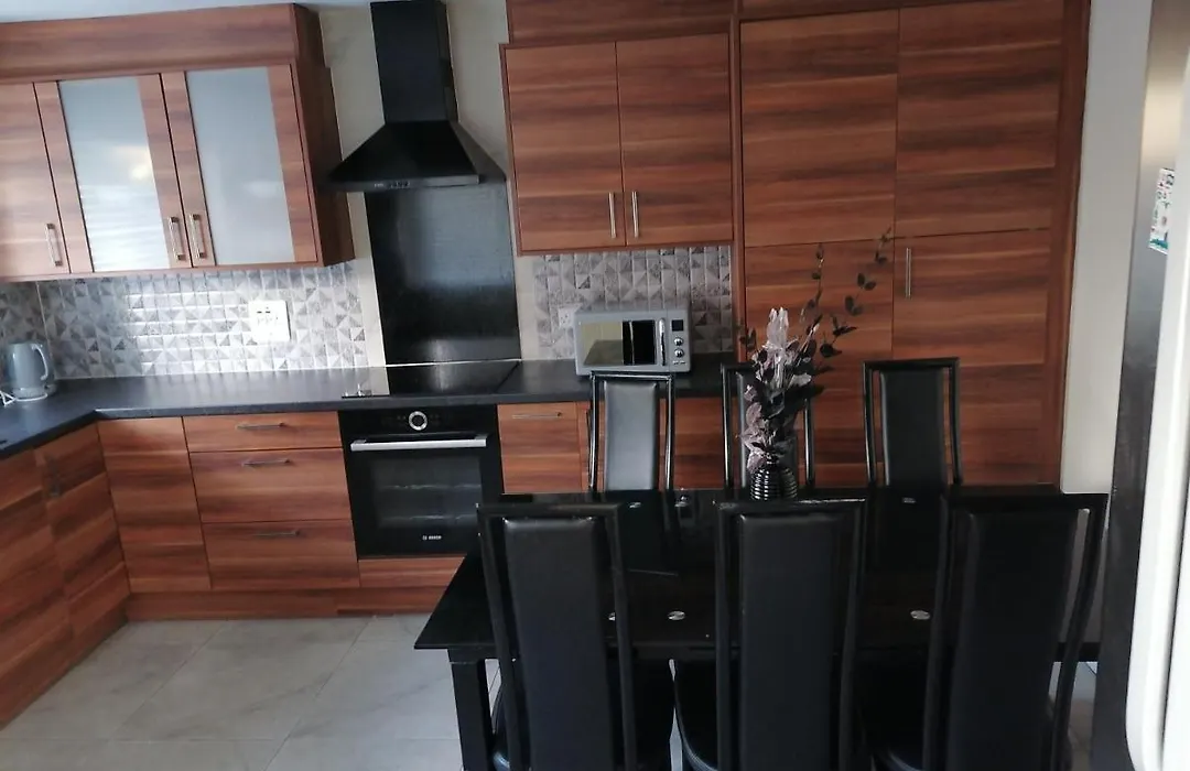 Large House With 3 Bedrooms House, 5 Guests Near City/manu Stadiums Hébergement de vacances Manchester