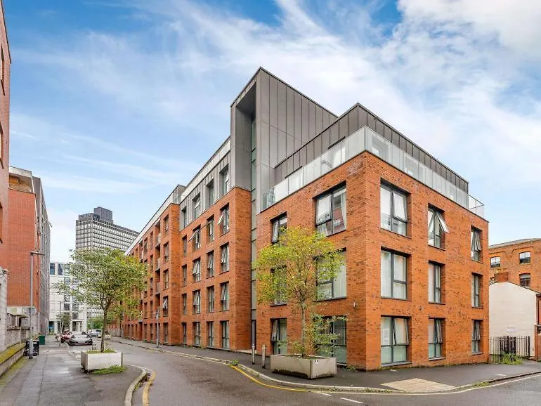 Apartment Stylish 2 Bed Apt In Centre *