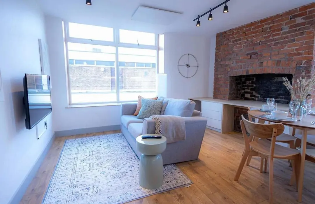 Apartment Churchside In Eccles Near Trafford And Salford *
