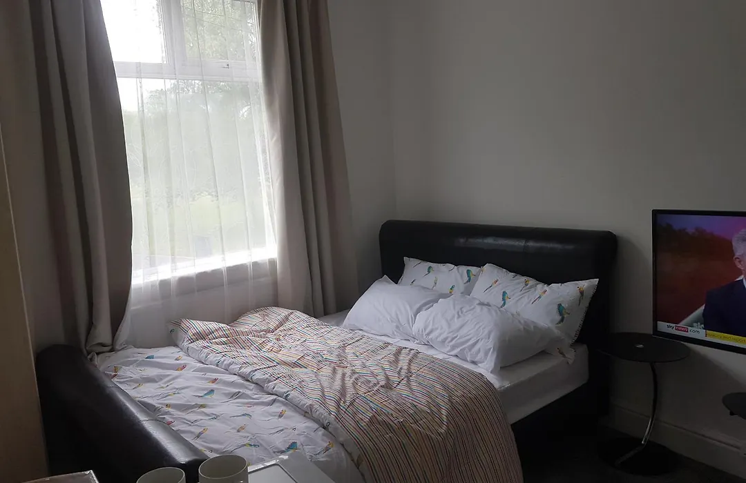 A Quiet & Comfortable 4 Bedroom House * Manchester