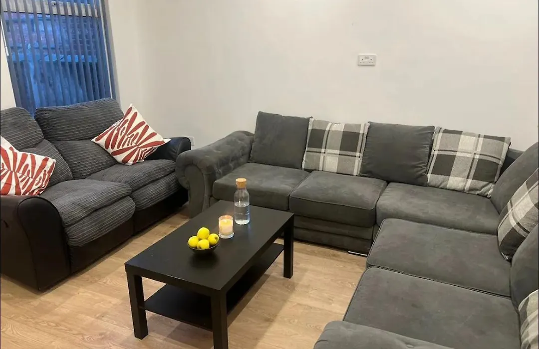 Cosy Double Bedroom With Attached Bathroom Homestay *