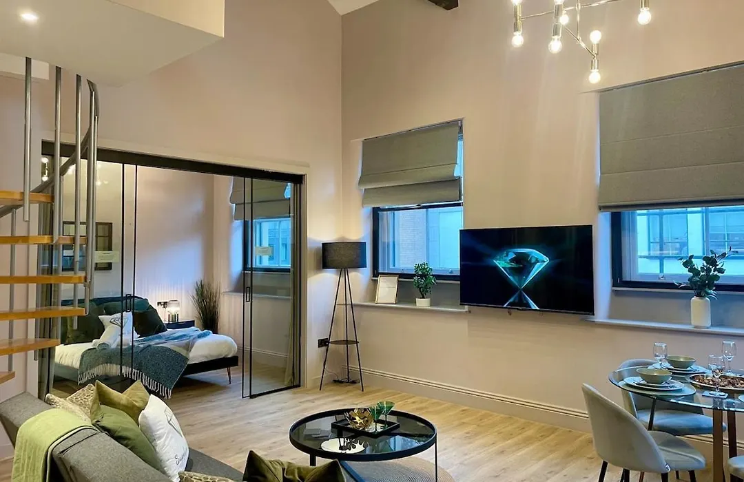 Emerald Escape 3 Bed 3 Bath Apartment Manchester