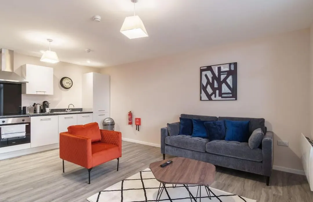 Apartment Bright 2 Bed - Sleeps 4